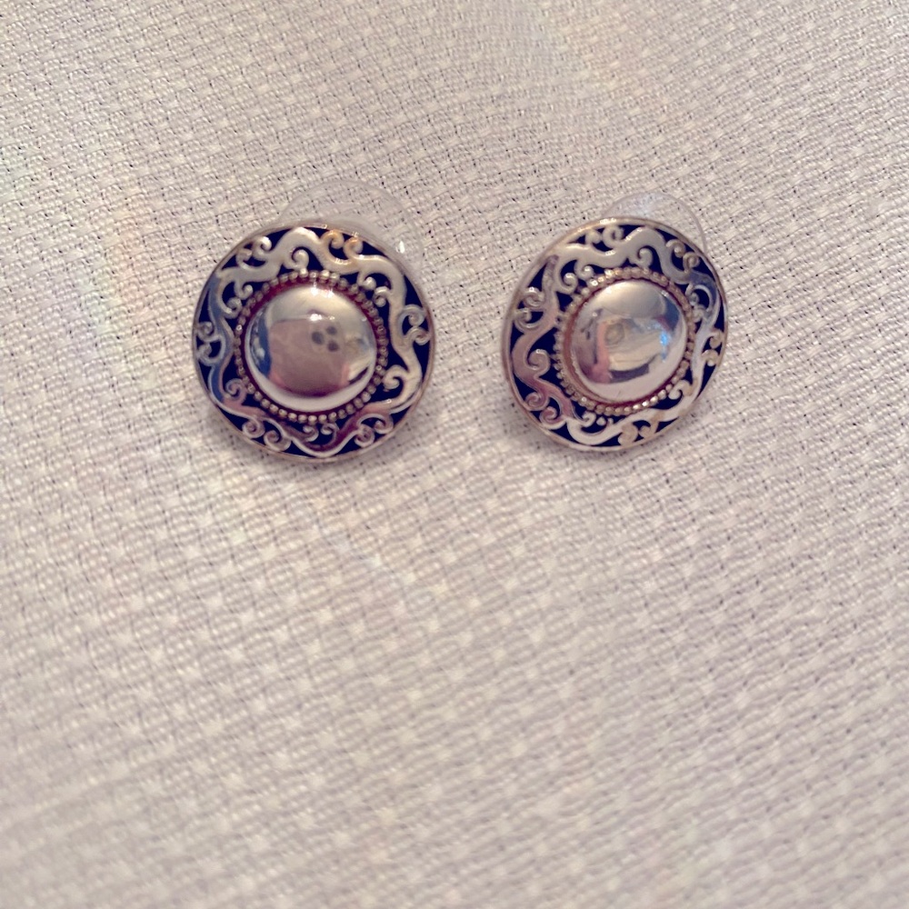 Beautiful silver Brighton disc earrings